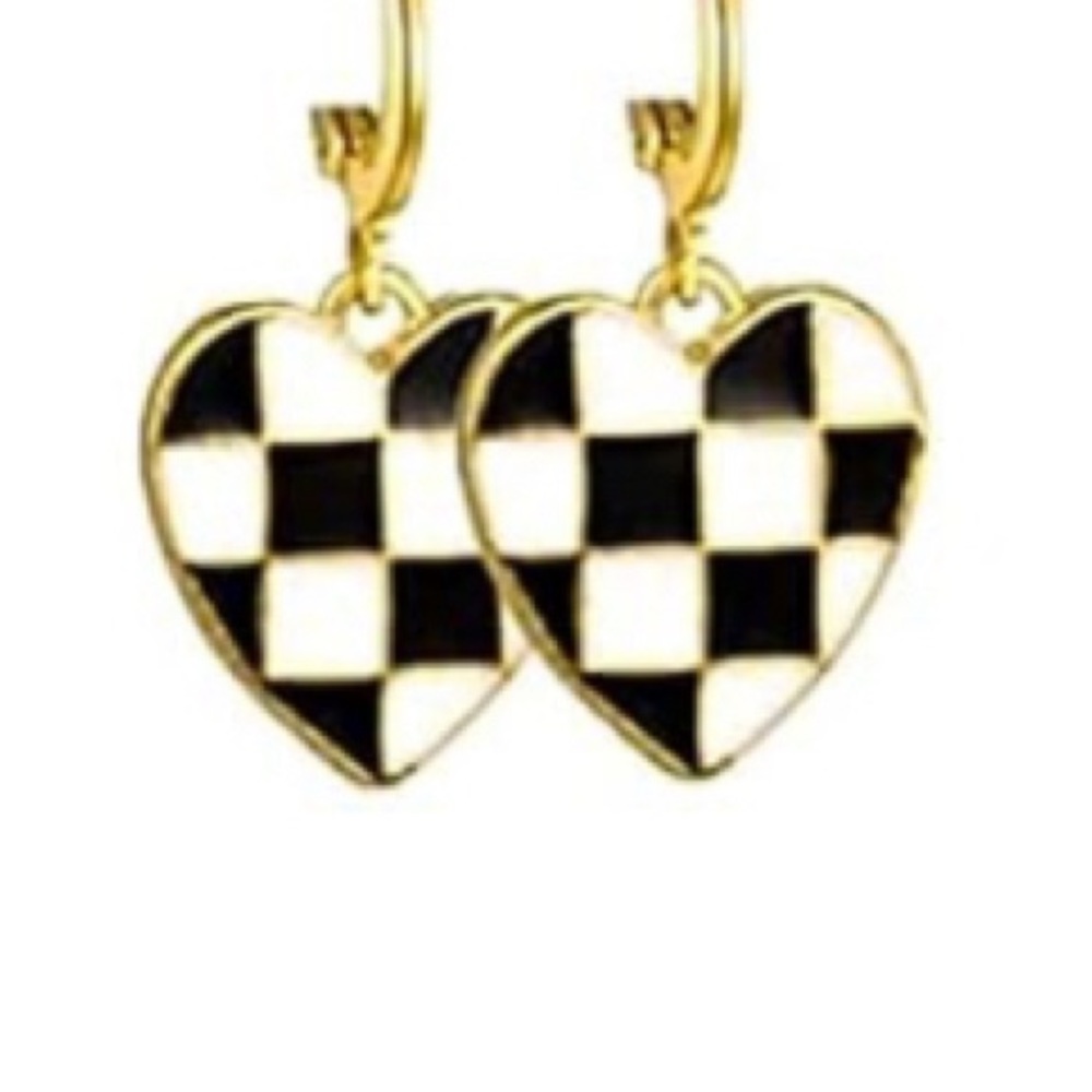 Small dangle heart earrings checkered white and black design gold color trend